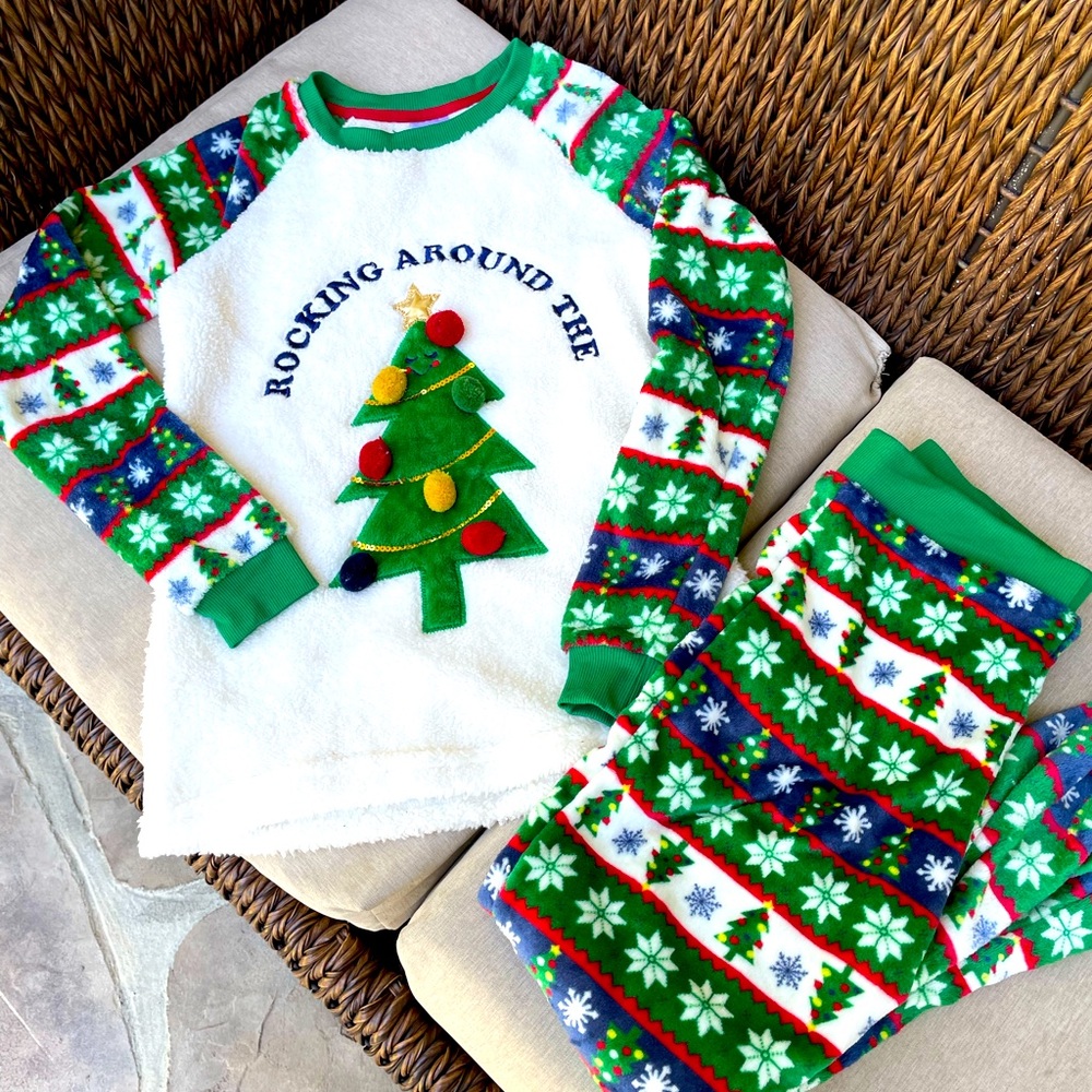 Rocking Around the Christmas Tree, Pajamas, 2 piece, size Small